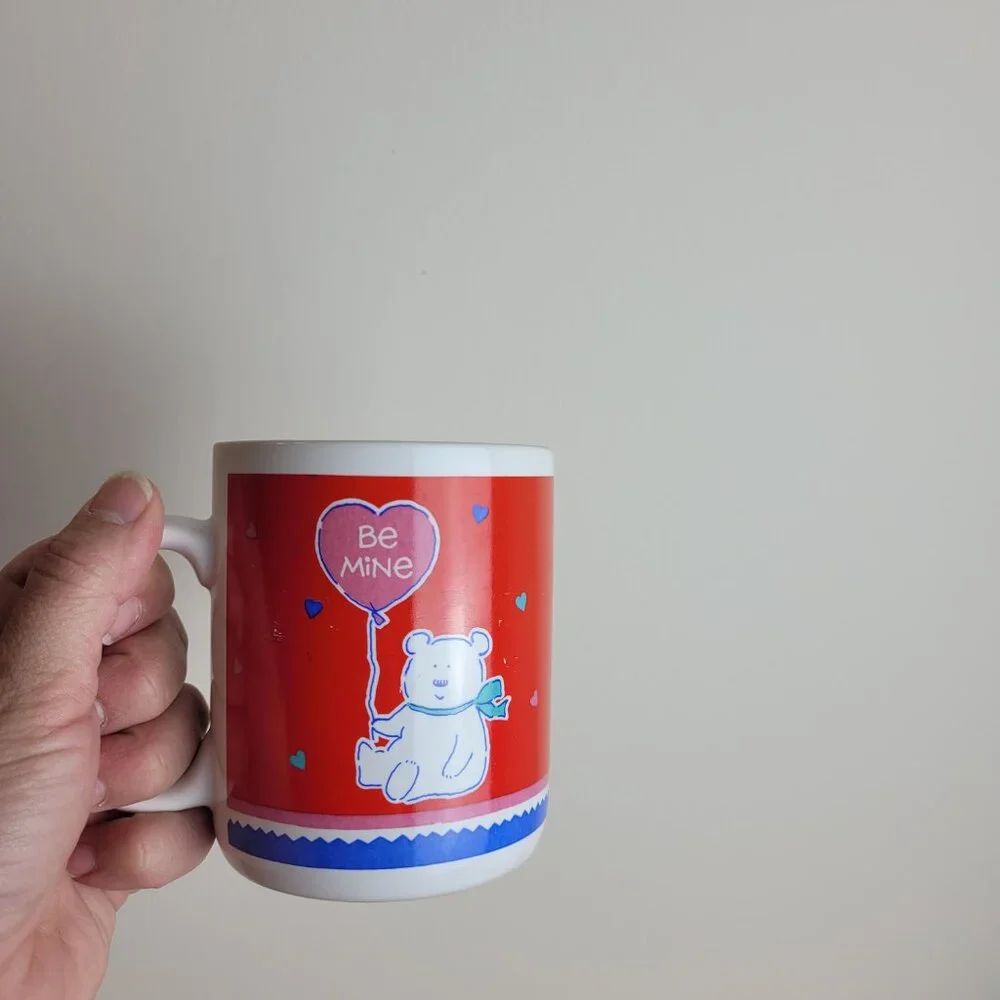 Vintage Hallmark Mug Be Mine Teddy Bear & Heart Balloon red Valentine. 1988 Mugs